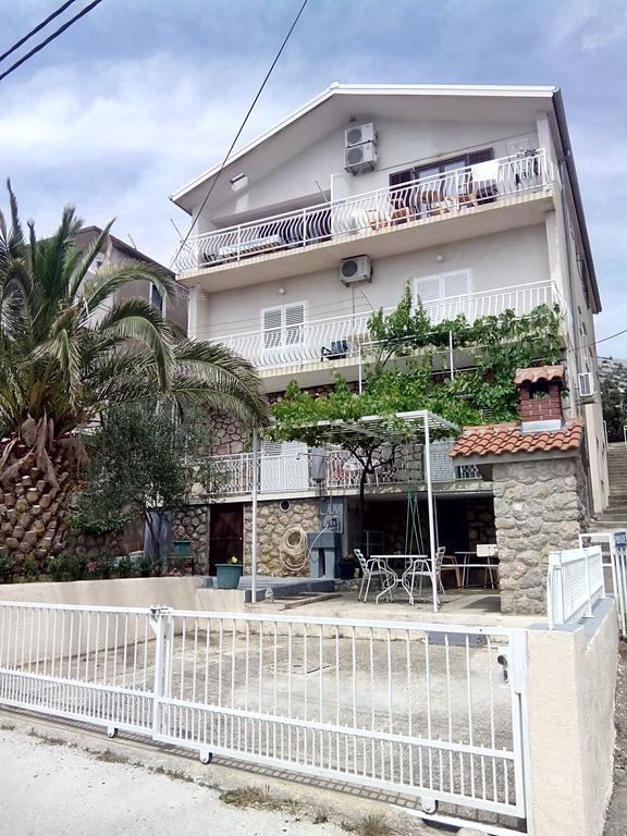 Apartments Ivanka Starigrad Paklenica Luaran gambar
